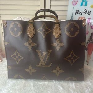 Louis Vuitton On-The-Go gm